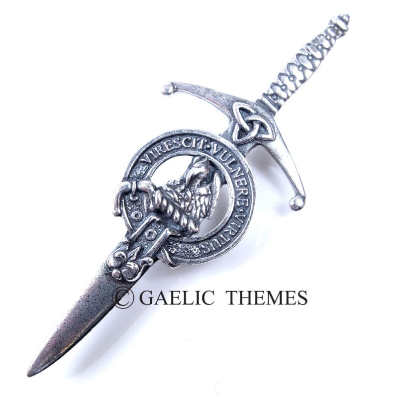 An elegantly designed silver dagger embellished with a Scottish crest, emphasizing its cultural importance and artistic value.